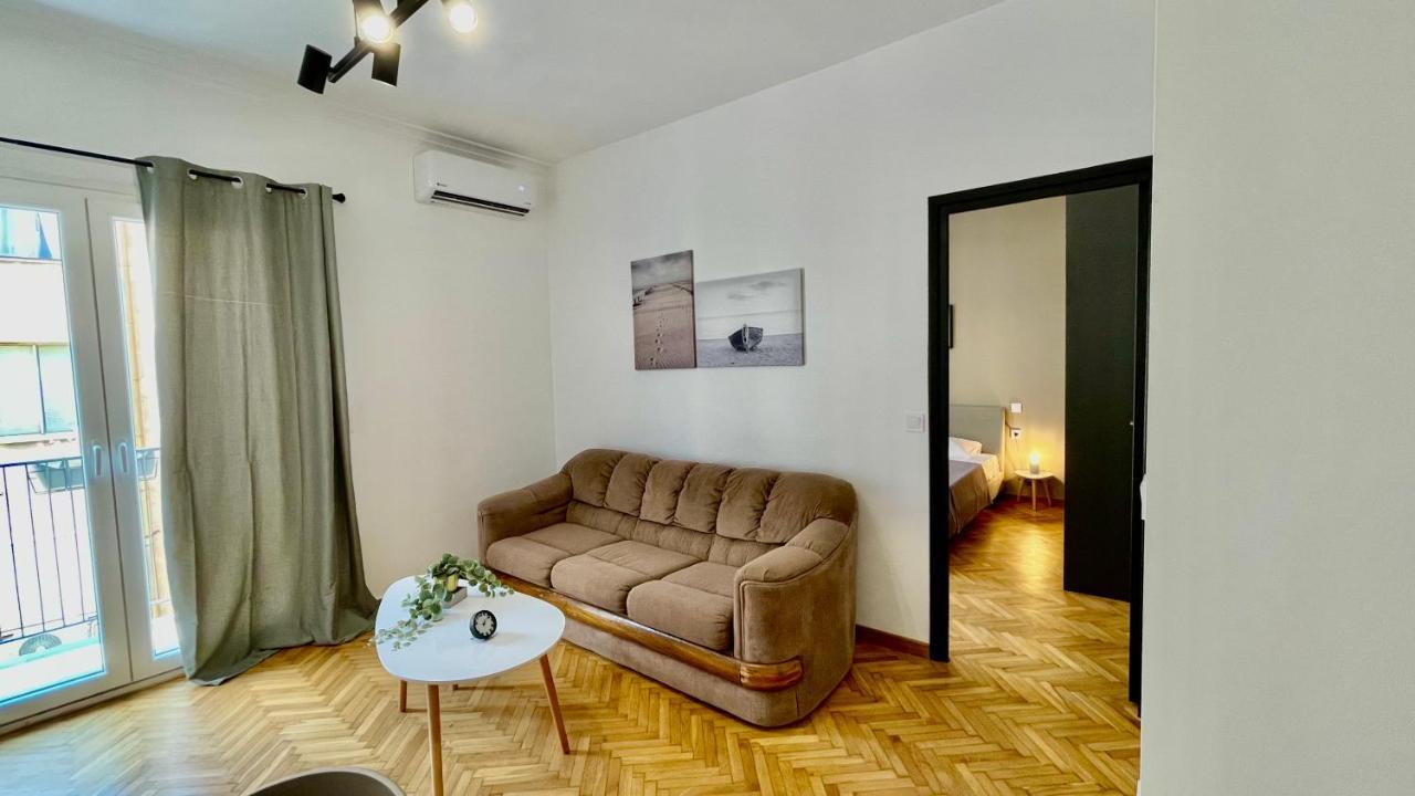 Gorgeous Renovated Apt. Close To Metro And Cultural Sites! Athena Bagian luar foto
